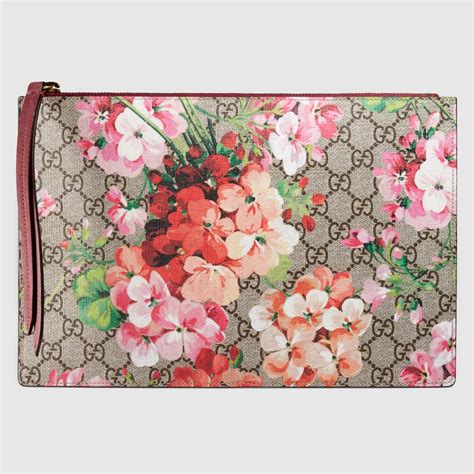 gucci makeup bag free gift|gucci bloom make up bag.